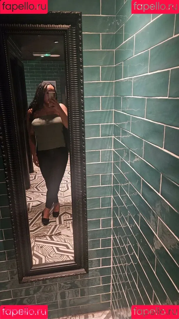 Louisa Mussington-Boreham / bigbootybritish / https: / loumb / modernbritishrose Onlyfans Photo Gallery 