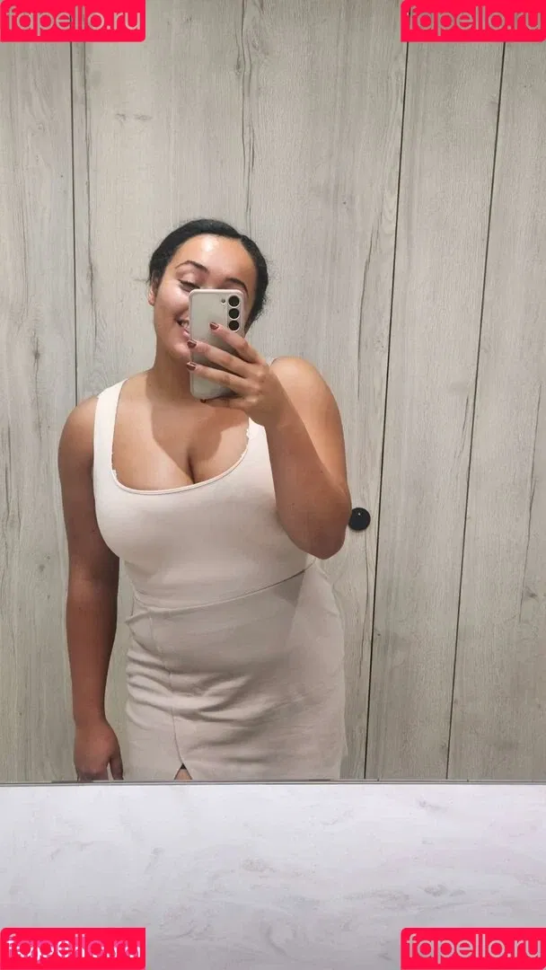 Louisa Mussington-Boreham / bigbootybritish / https: / loumb / modernbritishrose Onlyfans Photo Gallery 