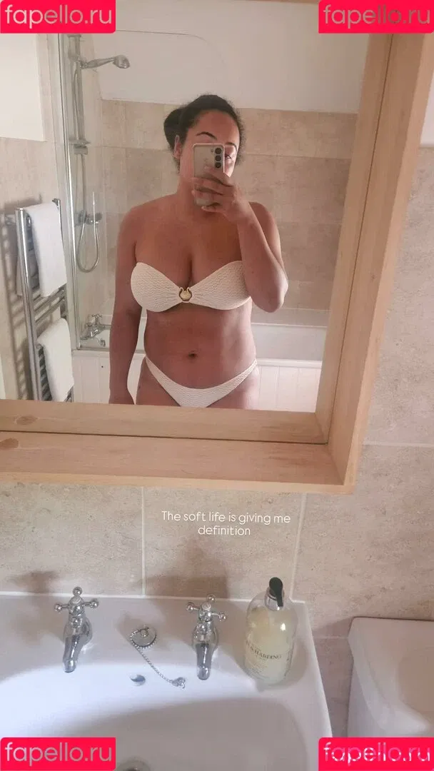 Louisa Mussington-Boreham / bigbootybritish / https: / loumb / modernbritishrose Onlyfans Photo Gallery 