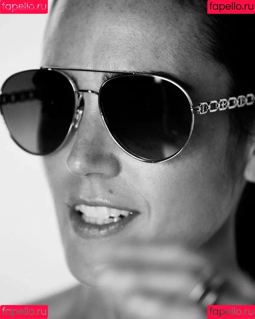 Jennifer Connelly / jenniferconnelly_ Onlyfans Photo Gallery 