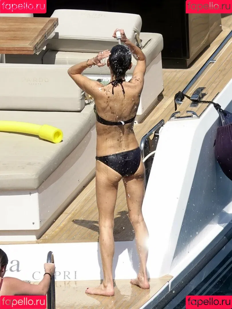 Jennifer Connelly / jenniferconnelly_ Onlyfans Photo Gallery 