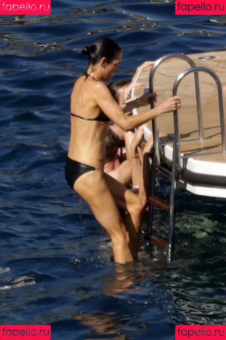 Jennifer Connelly / jenniferconnelly_ Onlyfans Photo Gallery 