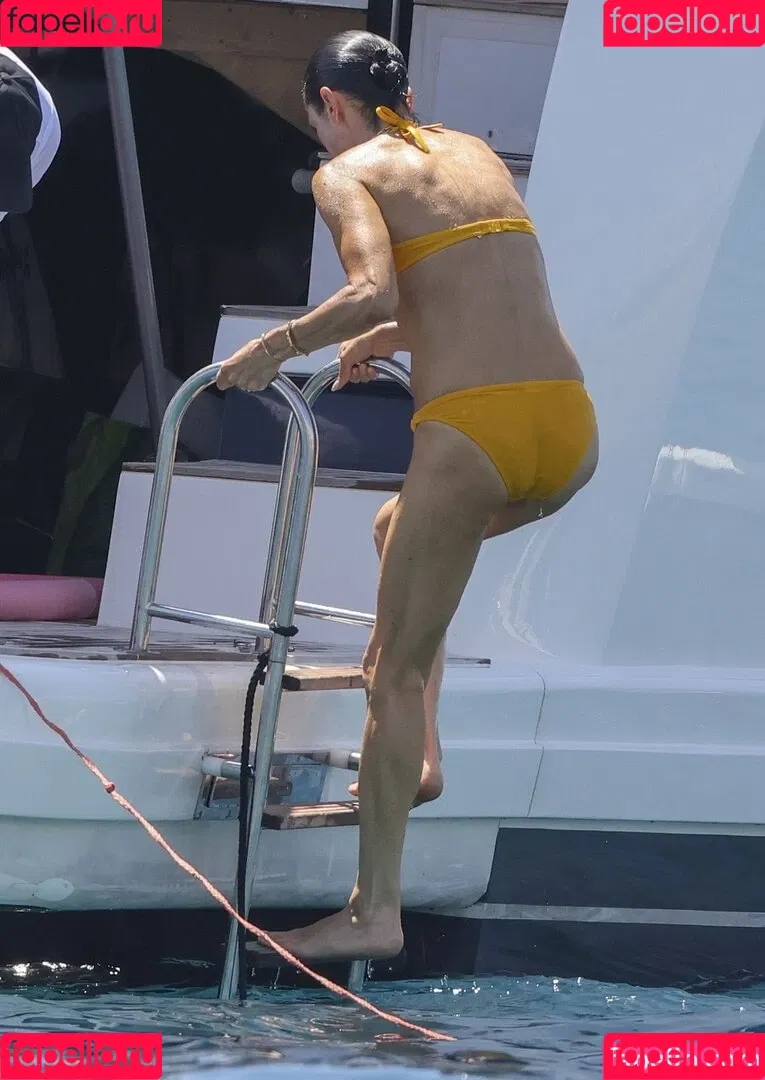 Jennifer Connelly / jenniferconnelly_ Onlyfans Photo Gallery 