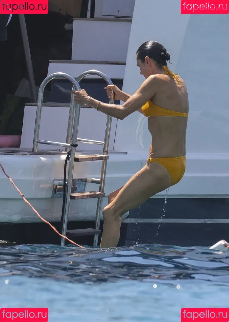 Jennifer Connelly / jenniferconnelly_ Onlyfans Photo Gallery 