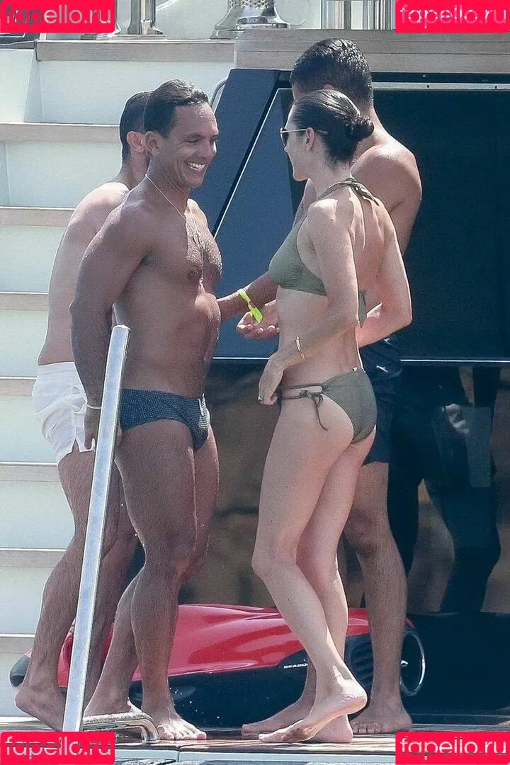 Jennifer Connelly / jenniferconnelly_ Onlyfans Photo Gallery 