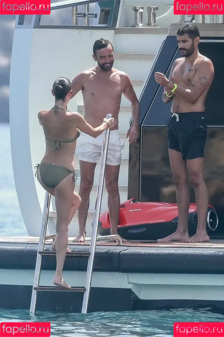 Jennifer Connelly / jenniferconnelly_ Onlyfans Photo Gallery 