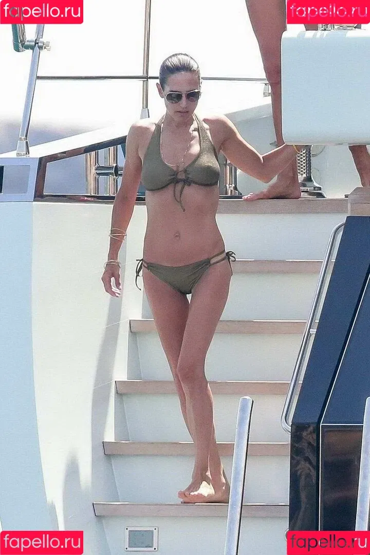 Jennifer Connelly / jenniferconnelly_ Onlyfans Photo Gallery 