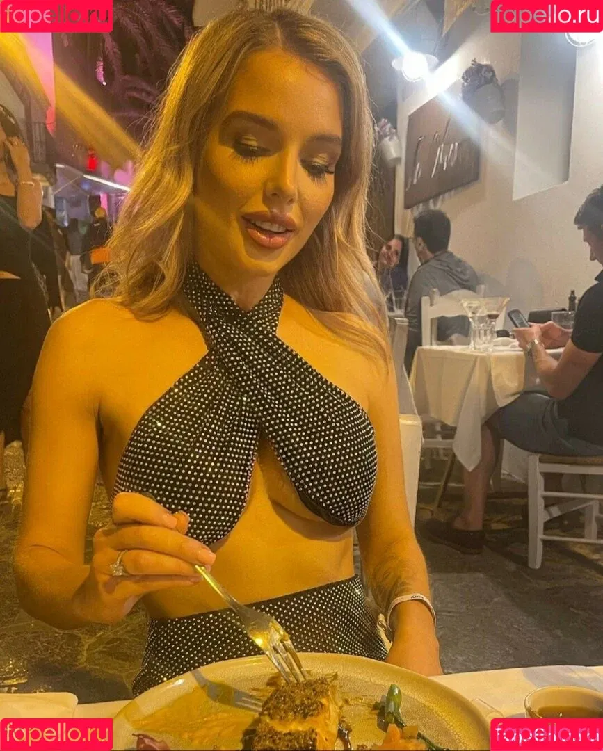 Helen Flanagan / helen_flanagan / hjgflanagan Onlyfans Photo Gallery 