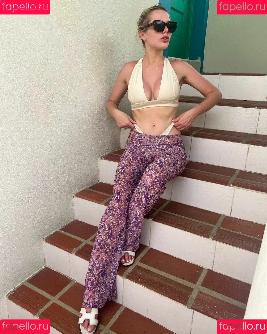 Helen Flanagan / helen_flanagan / hjgflanagan Onlyfans Photo Gallery 