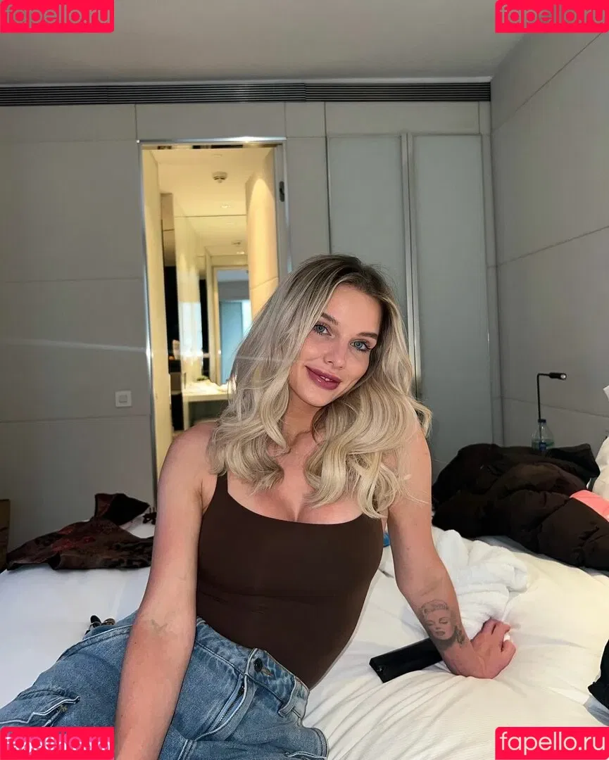 Helen Flanagan / helen_flanagan / hjgflanagan Onlyfans Photo Gallery 