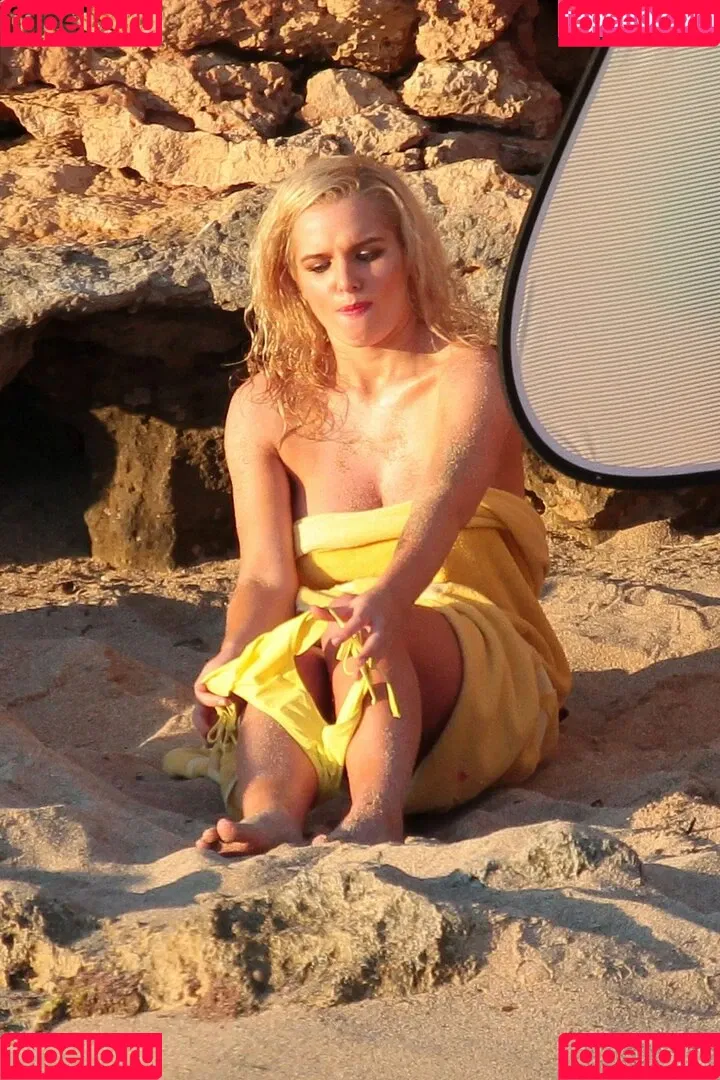 Helen Flanagan / helen_flanagan / hjgflanagan Onlyfans Photo Gallery 