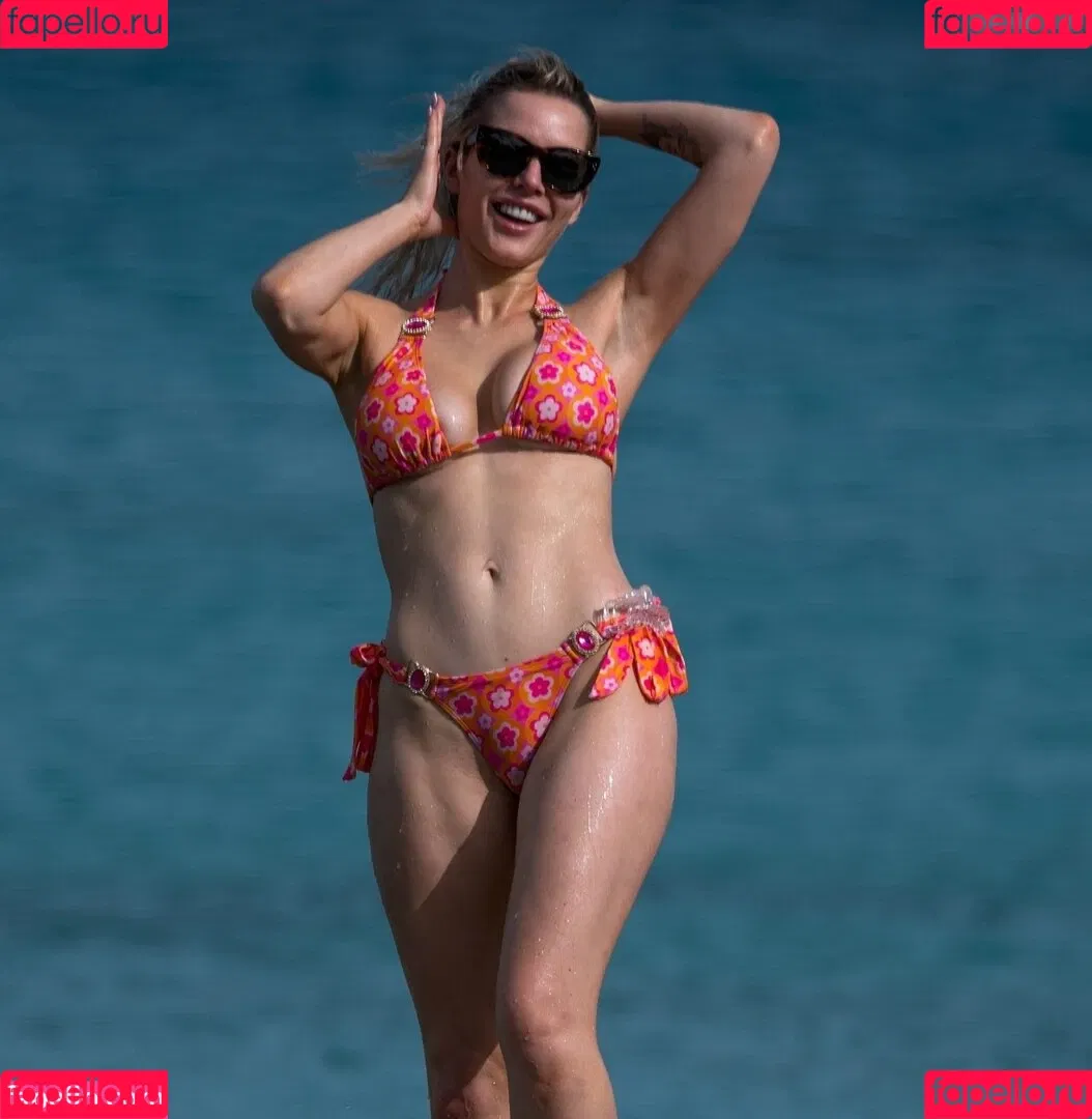 Helen Flanagan / helen_flanagan / hjgflanagan Onlyfans Photo Gallery 