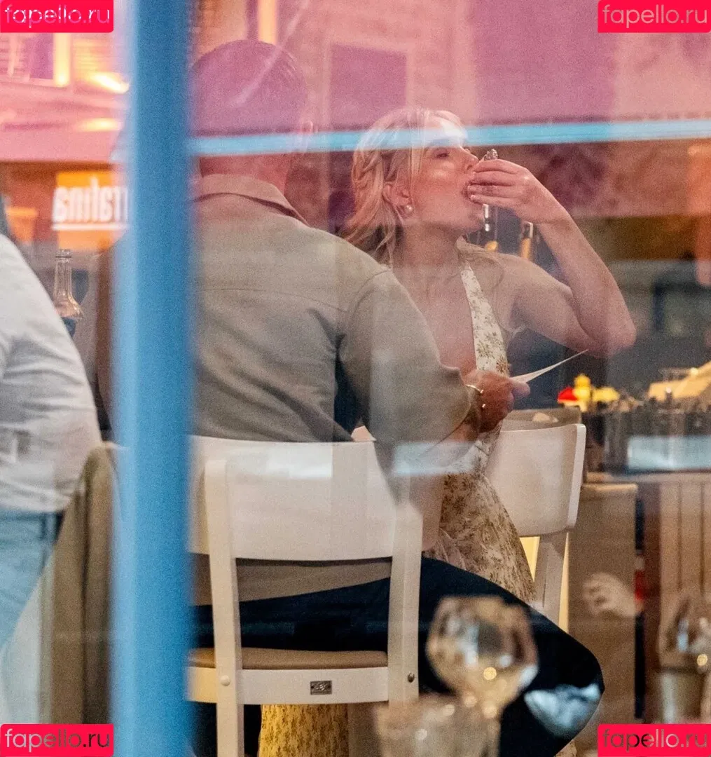 Helen Flanagan / helen_flanagan / hjgflanagan Onlyfans Photo Gallery 