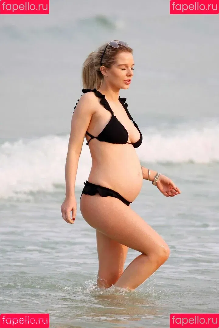 Helen Flanagan / helen_flanagan / hjgflanagan Onlyfans Photo Gallery 