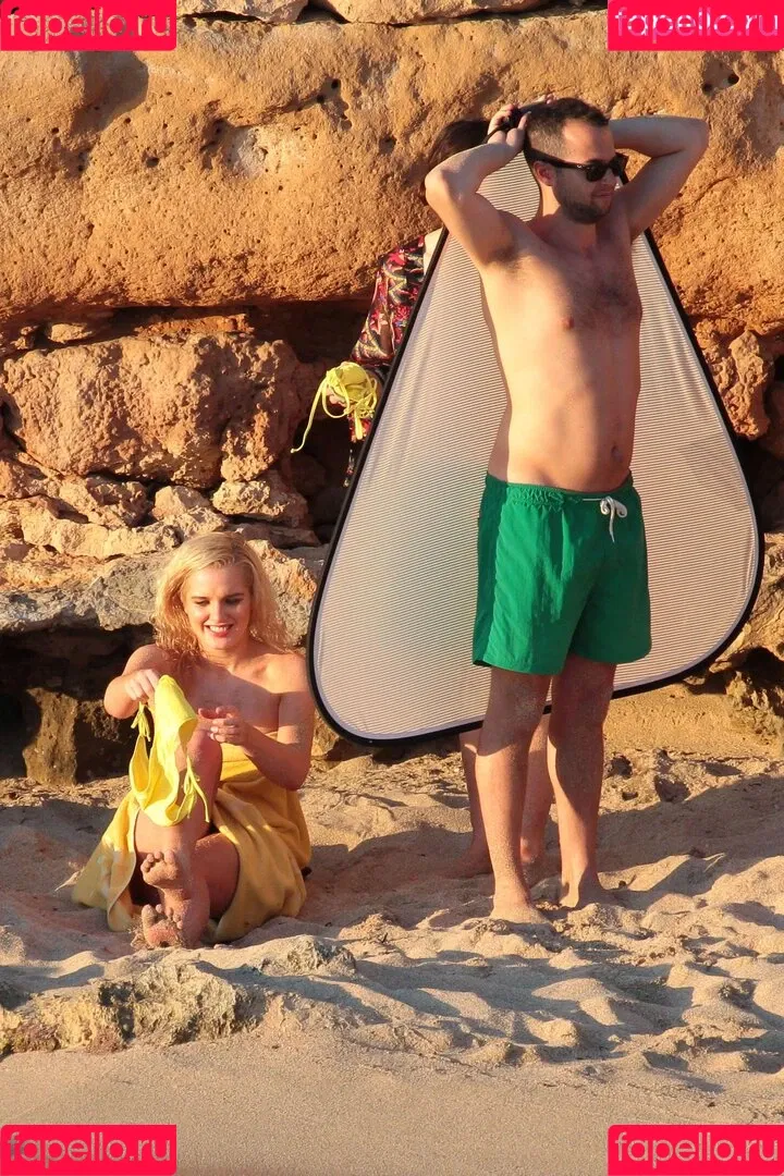 Helen Flanagan / helen_flanagan / hjgflanagan Onlyfans Photo Gallery 