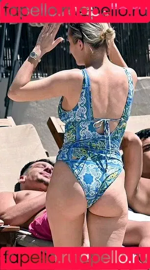 Helen Flanagan / helen_flanagan / hjgflanagan Onlyfans Photo Gallery 