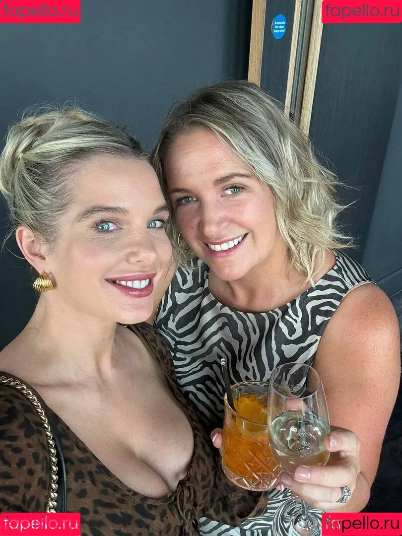 Helen Flanagan / helen_flanagan / hjgflanagan Onlyfans Photo Gallery 