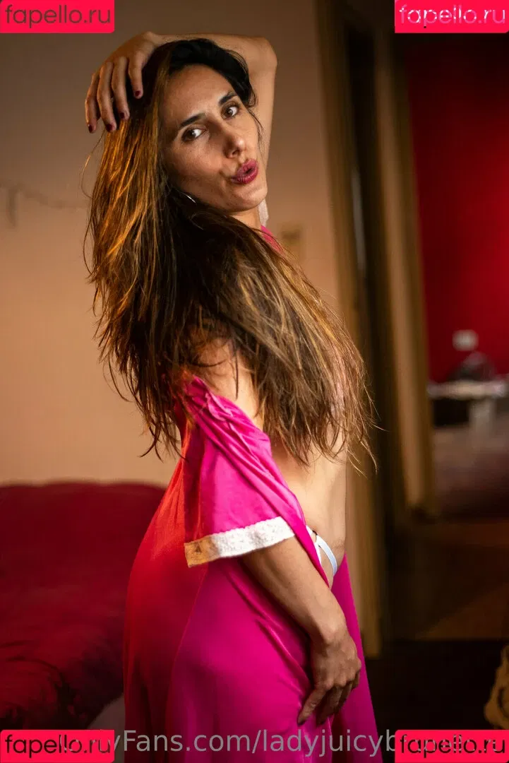 cajungirl9 / ladyjuicybrunette Onlyfans Photo Gallery 