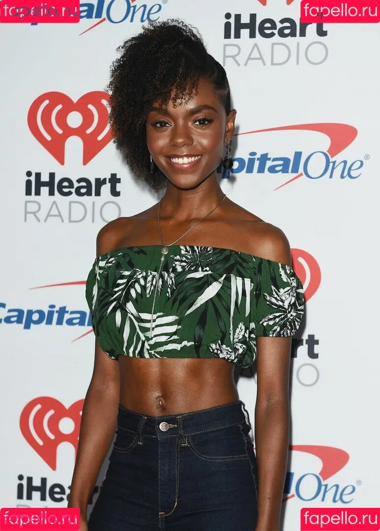 Ashleigh Murray / iamamurray / smashley0721 Onlyfans Photo Gallery 