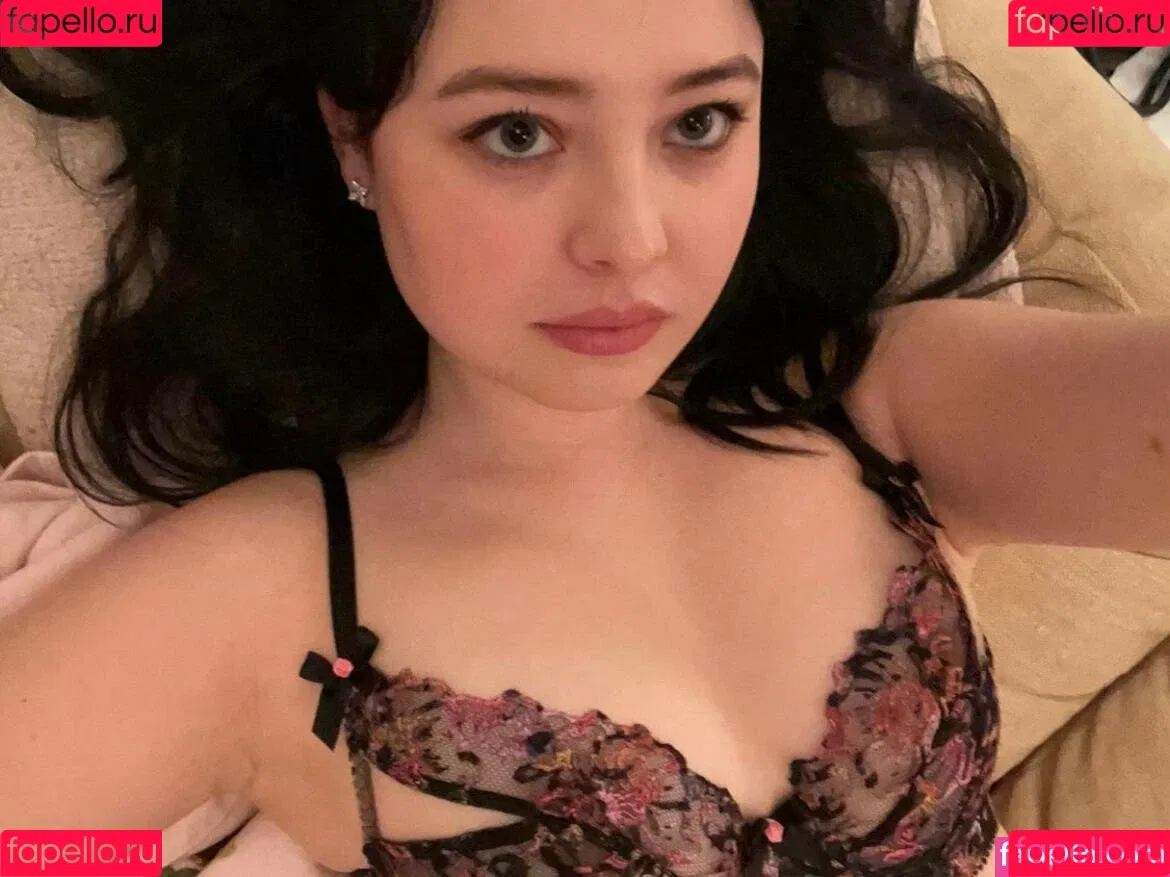 Eileen Kelly / eileen / kellyxlauren / killerandasweetthang Onlyfans Photo Gallery 