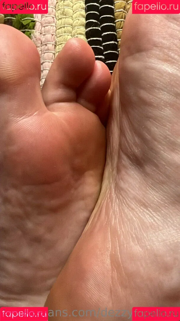 dedframe_ / dezzydoefree Onlyfans Photo Gallery 