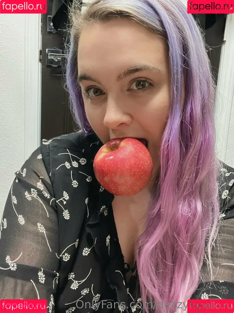 dedframe_ / dezzydoefree Onlyfans Photo Gallery 