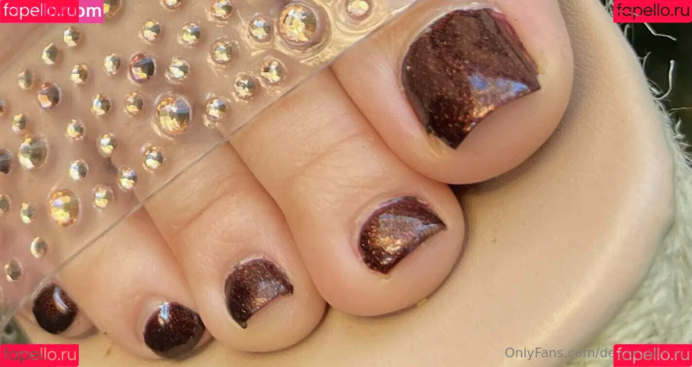 dedframe_ / dezzydoefree Onlyfans Photo Gallery 