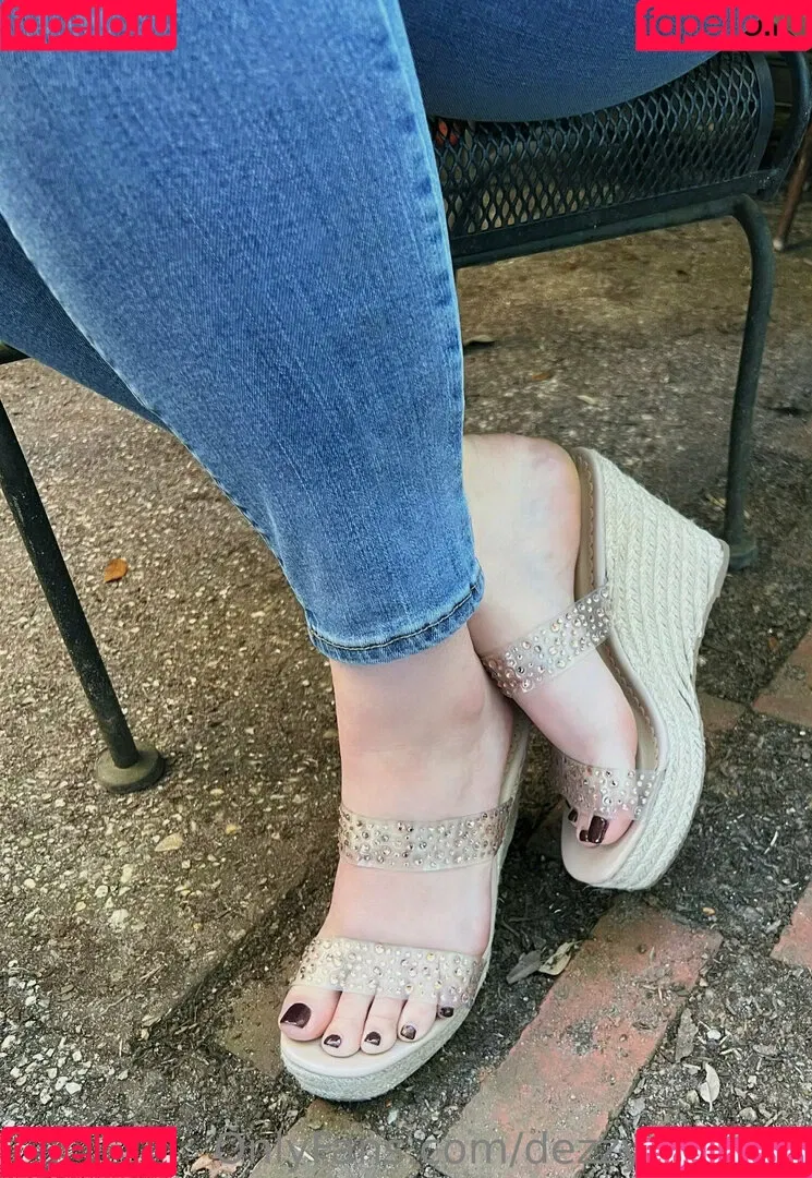 dedframe_ / dezzydoefree Onlyfans Photo Gallery 