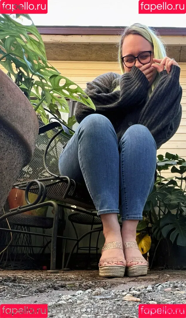 dedframe_ / dezzydoefree Onlyfans Photo Gallery 