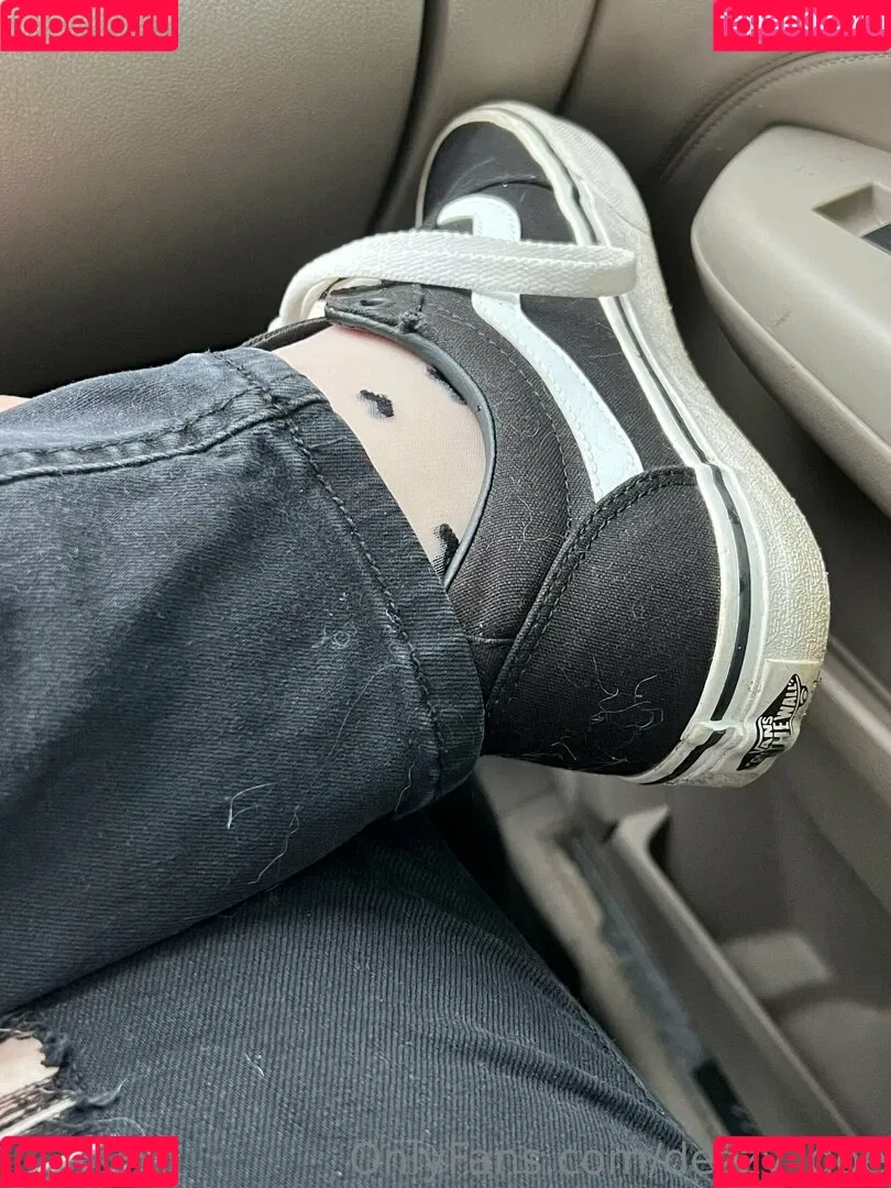 dedframe_ / dezzydoefree Onlyfans Photo Gallery 