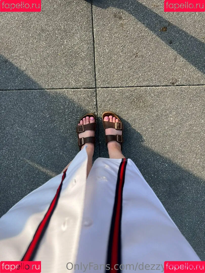 dedframe_ / dezzydoefree Onlyfans Photo Gallery 