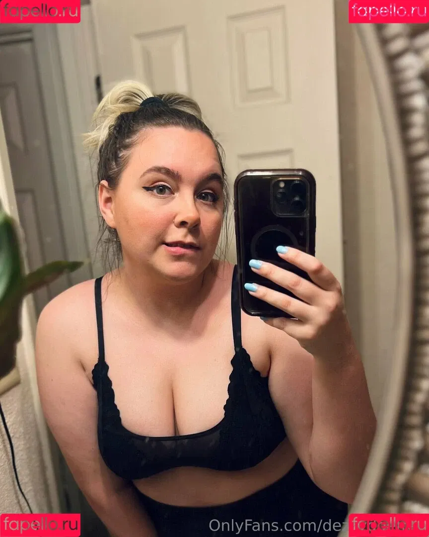 dedframe_ / dezzydoefree Onlyfans Photo Gallery 