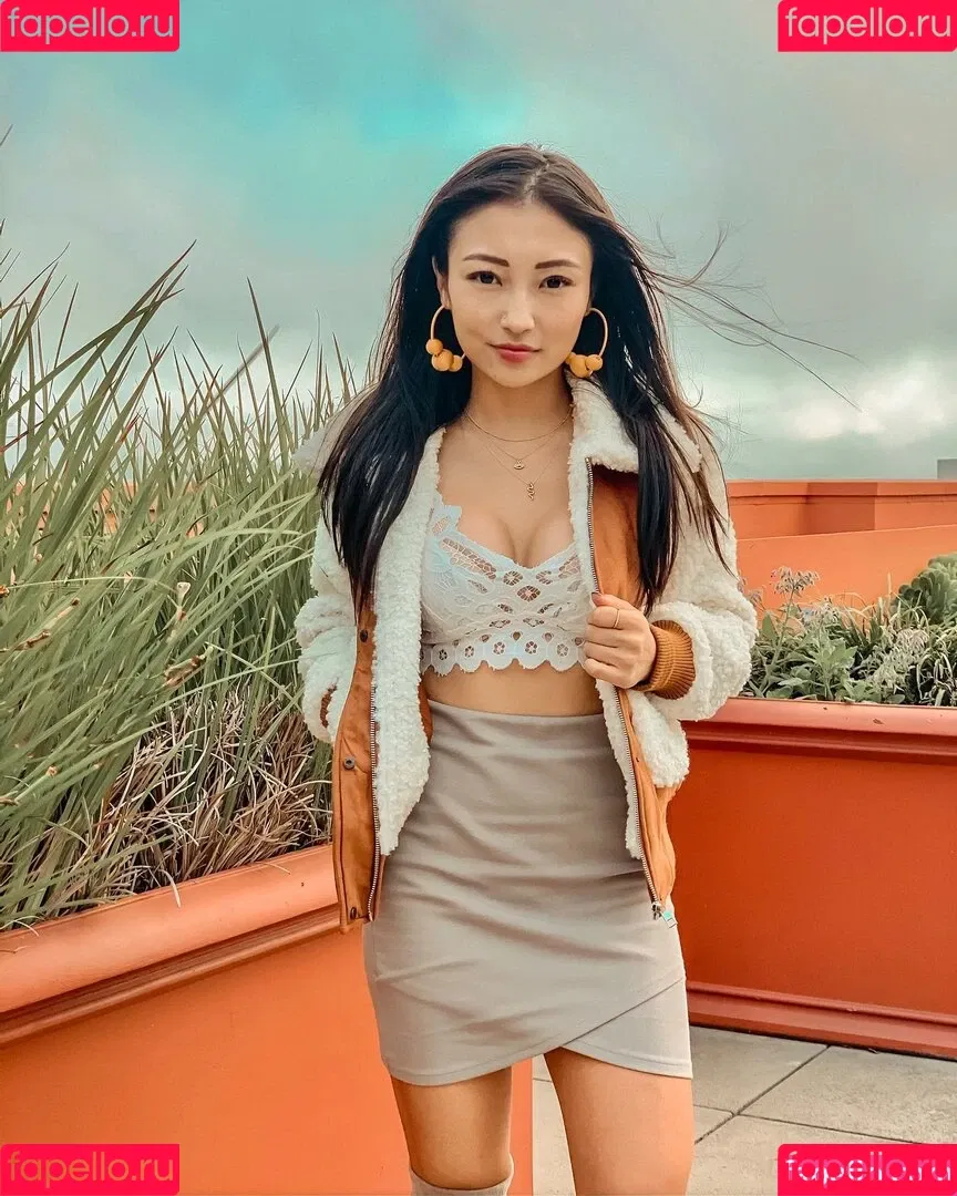 1260479805 / iseetan / seethefunny / siitan.irl Onlyfans Photo Gallery 