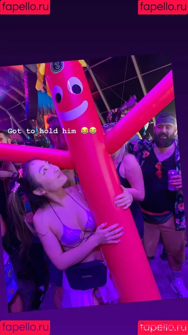 1260479805 / iseetan / seethefunny / siitan.irl Onlyfans Photo Gallery 