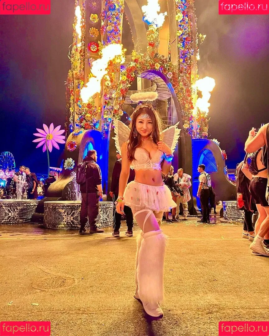 1260479805 / iseetan / seethefunny / siitan.irl Onlyfans Photo Gallery 