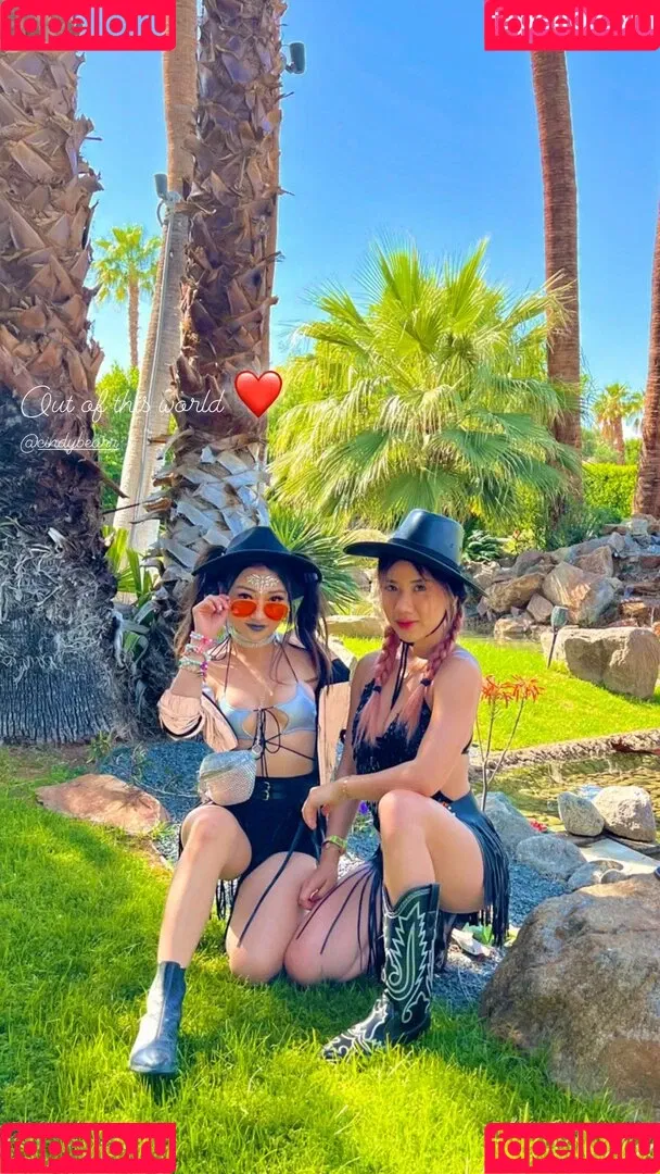 1260479805 / iseetan / seethefunny / siitan.irl Onlyfans Photo Gallery 