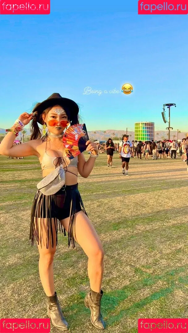 1260479805 / iseetan / seethefunny / siitan.irl Onlyfans Photo Gallery 