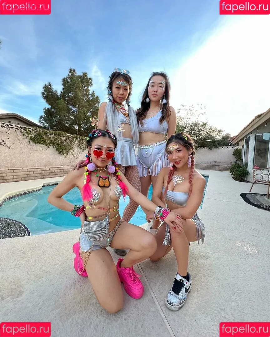 1260479805 / iseetan / seethefunny / siitan.irl Onlyfans Photo Gallery 