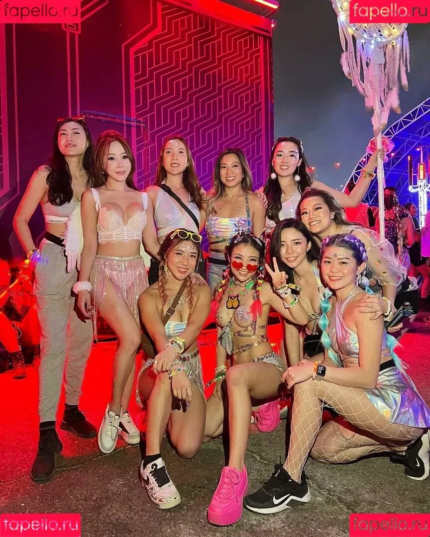 1260479805 / iseetan / seethefunny / siitan.irl Onlyfans Photo Gallery 