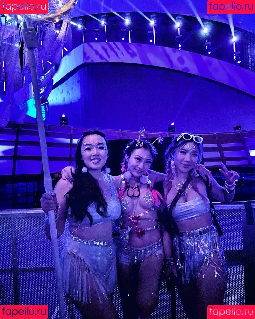 1260479805 / iseetan / seethefunny / siitan.irl Onlyfans Photo Gallery 