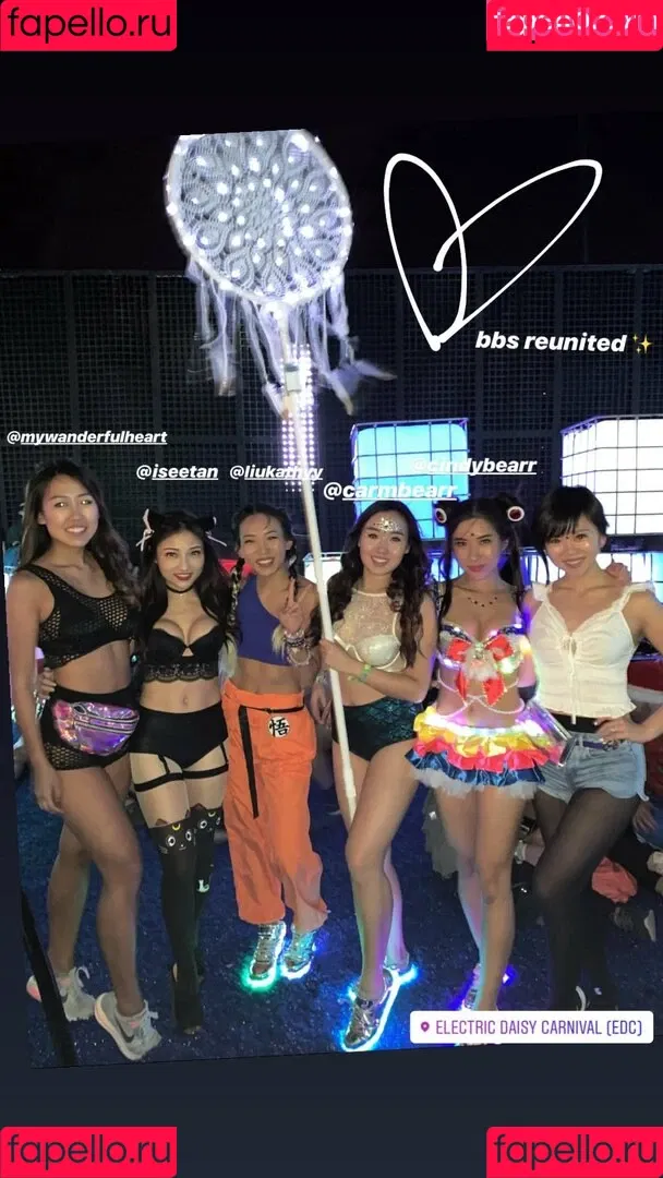 1260479805 / iseetan / seethefunny / siitan.irl Onlyfans Photo Gallery 