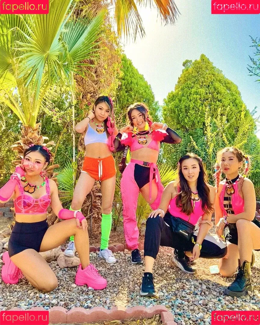 1260479805 / iseetan / seethefunny / siitan.irl Onlyfans Photo Gallery 