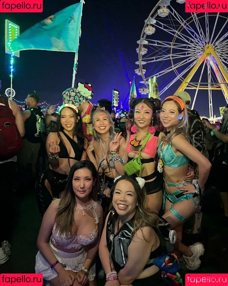 1260479805 / iseetan / seethefunny / siitan.irl Onlyfans Photo Gallery 