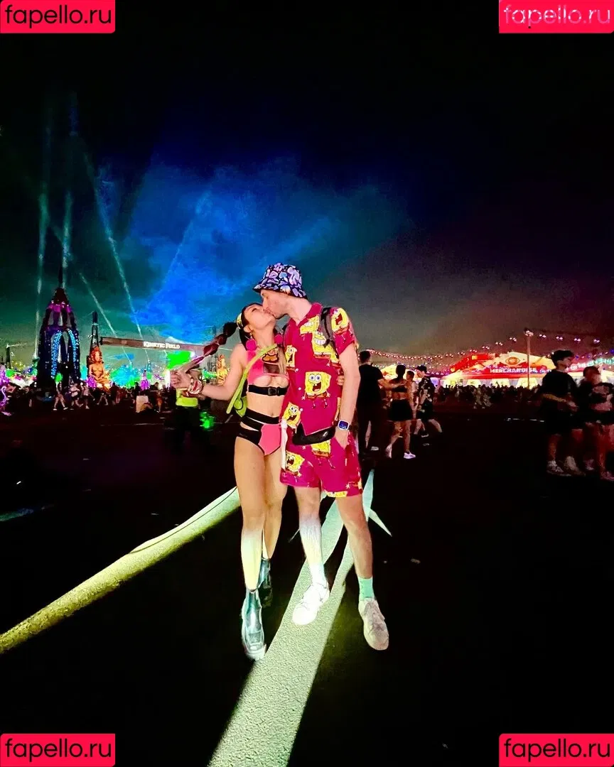 1260479805 / iseetan / seethefunny / siitan.irl Onlyfans Photo Gallery 