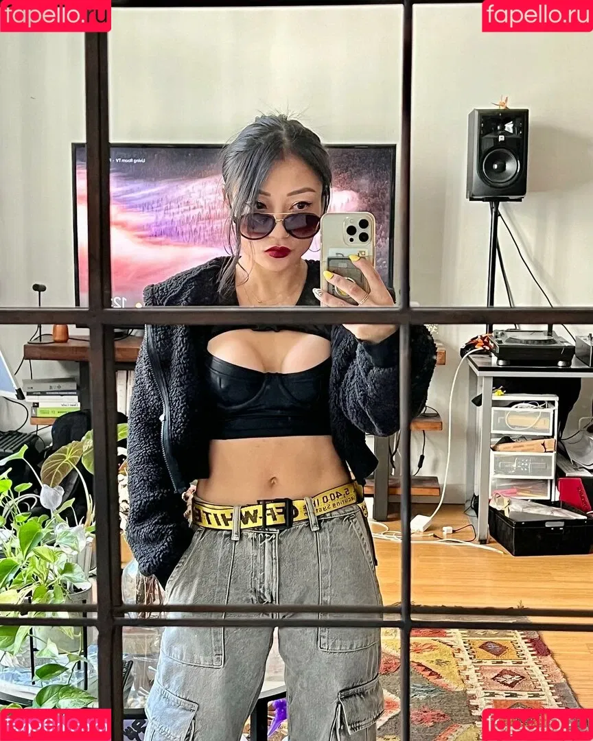 1260479805 / iseetan / seethefunny / siitan.irl Onlyfans Photo Gallery 