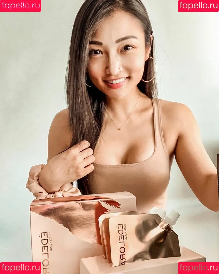 1260479805 / iseetan / seethefunny / siitan.irl Onlyfans Photo Gallery 