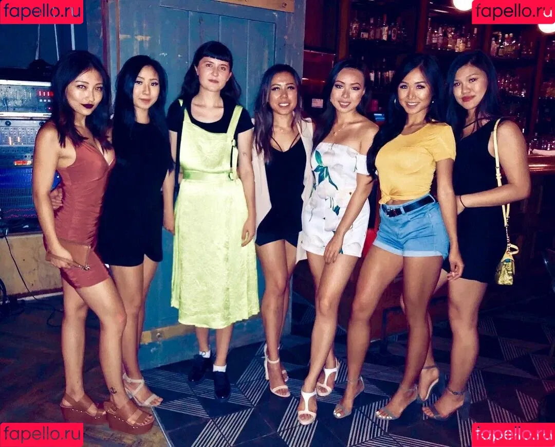 1260479805 / iseetan / seethefunny / siitan.irl Onlyfans Photo Gallery 