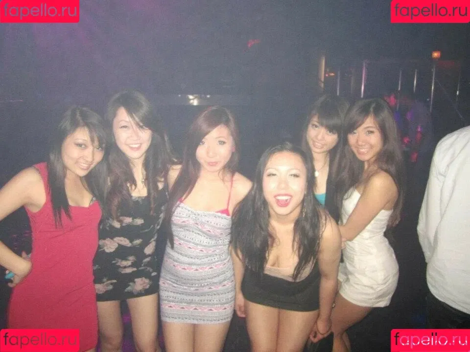 1260479805 / iseetan / seethefunny / siitan.irl Onlyfans Photo Gallery 