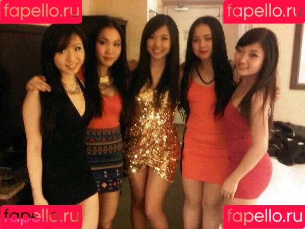 1260479805 / iseetan / seethefunny / siitan.irl Onlyfans Photo Gallery 