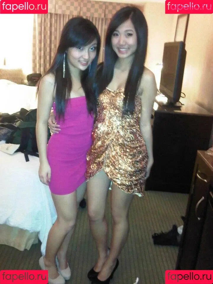 1260479805 / iseetan / seethefunny / siitan.irl Onlyfans Photo Gallery 